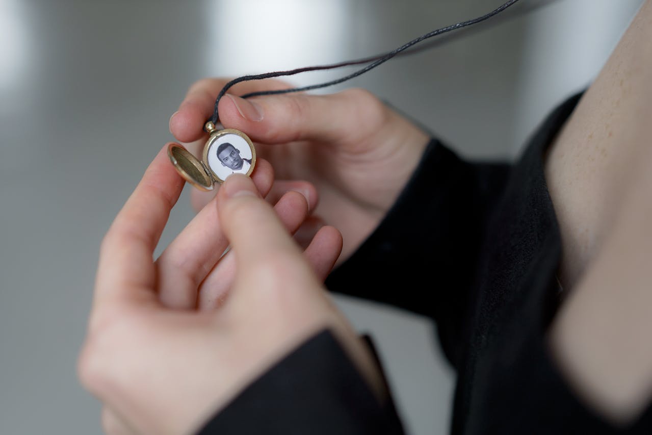 Harmonisez médaille et chaîne pour le baptême de votre fille